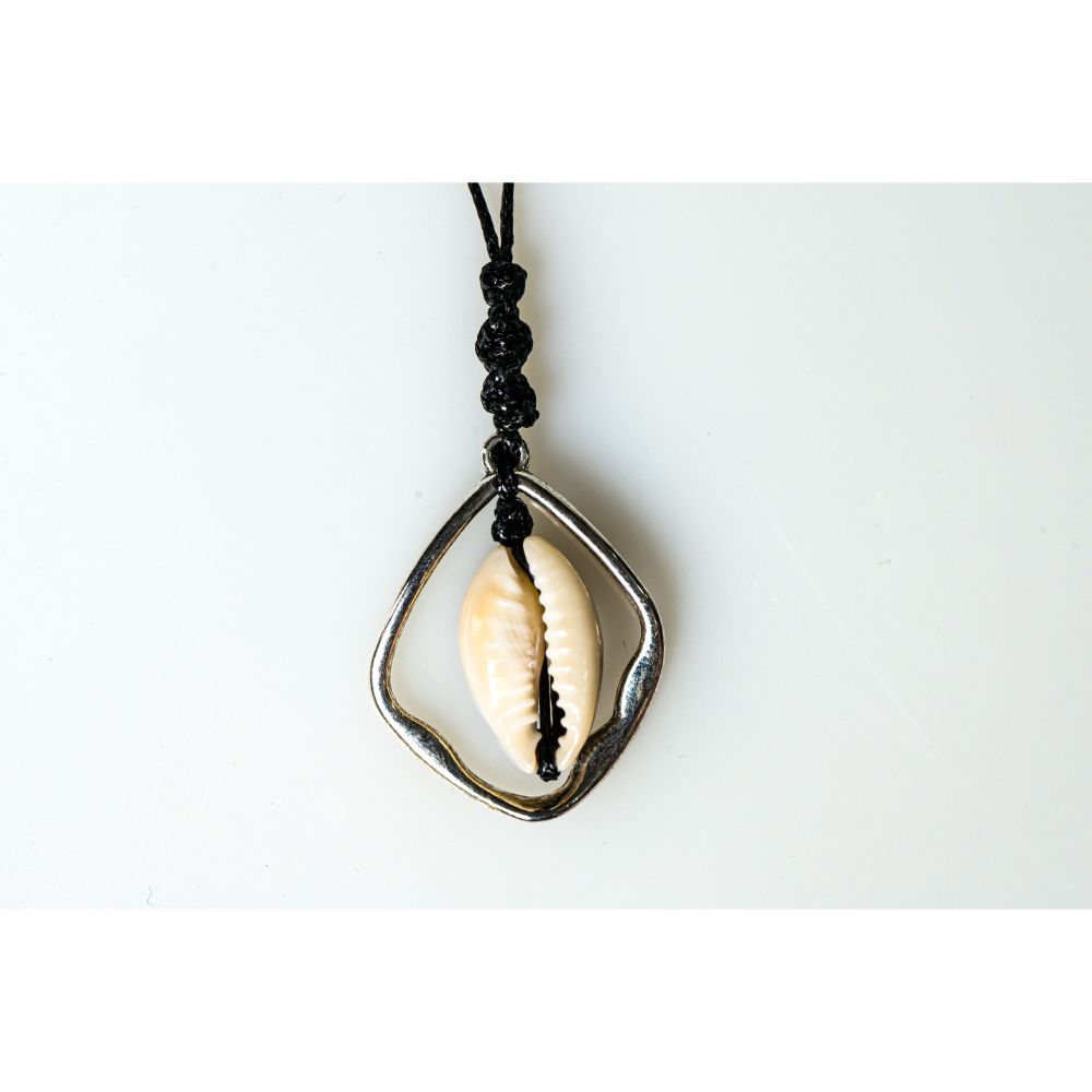 CrisFeather Amore choker scoica naturala snur negru