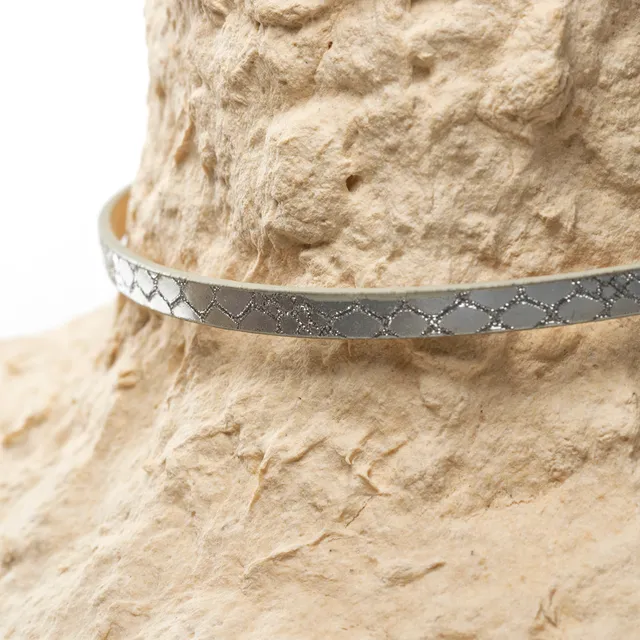 CrisFeather Diamond choker piele ecologică alb-argintiu
