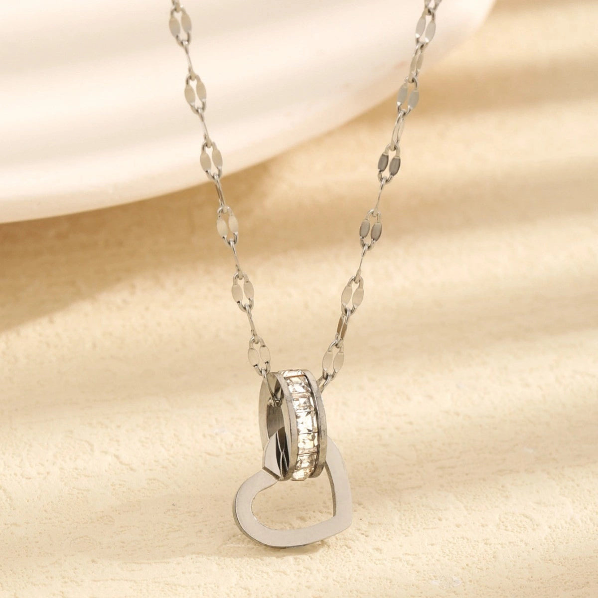 Rafini Heart Loop lantisor argintiu aur alb 18K