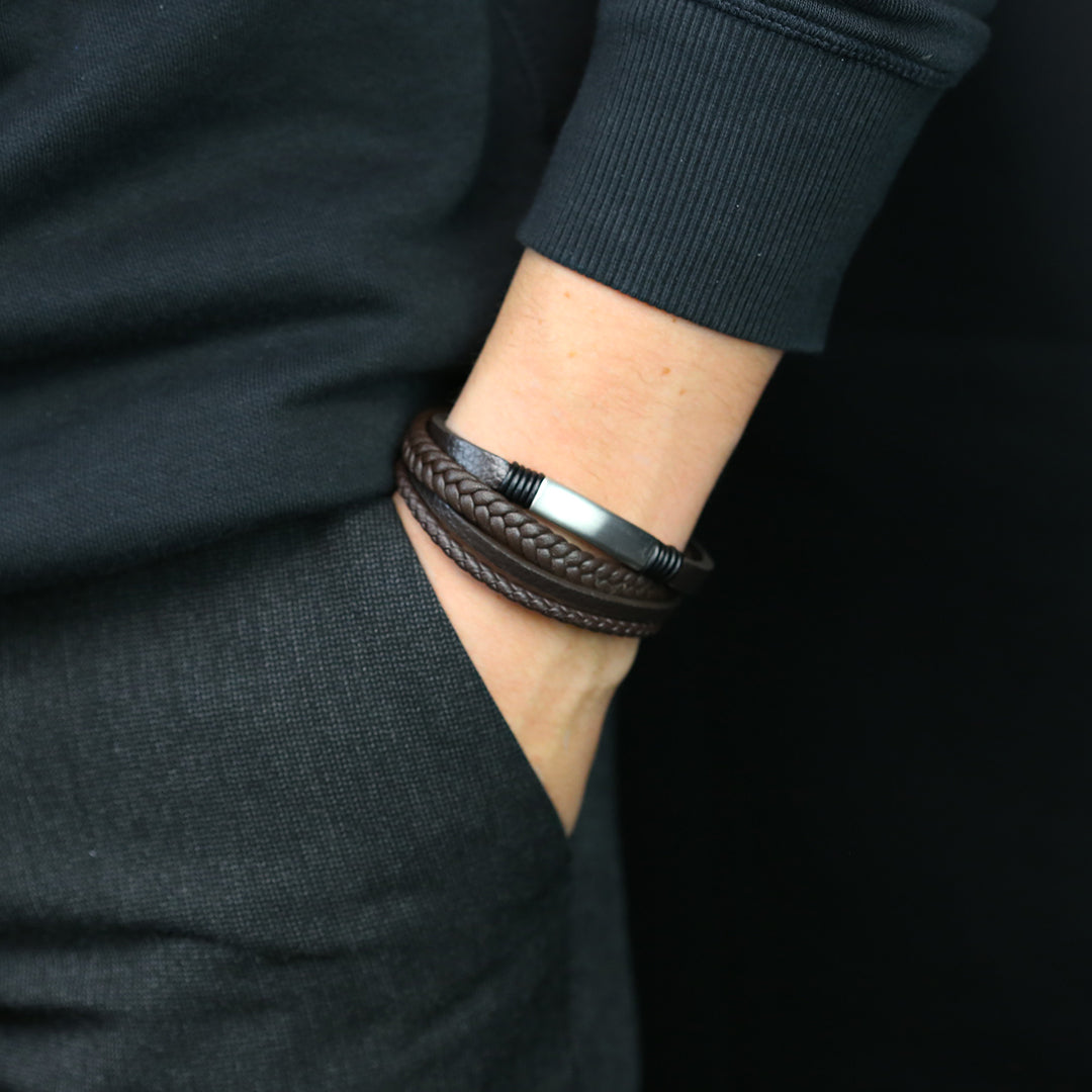 Frank 1967 Four-Strand Leather bratara maro 21 cm