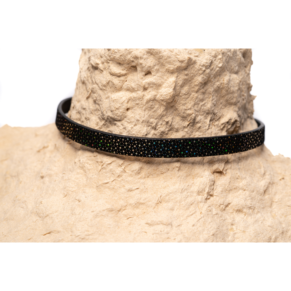 CrisFeather Disco Choker negru cu reflexii colorate