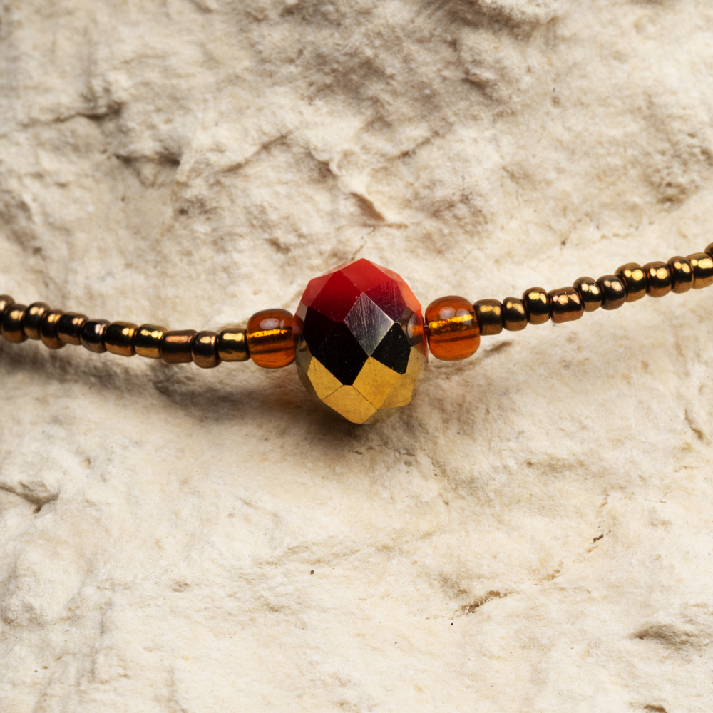 CrisFeather Gaia choker margele auriu cu cristal roșu