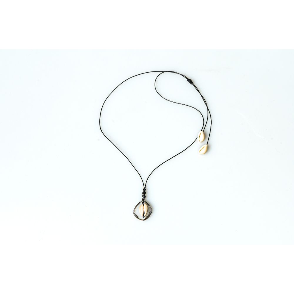 CrisFeather Amore choker scoica naturala snur negru