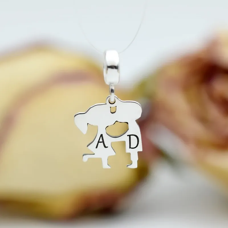 Margeluta.dincristal El si Ea charm argint 925 Pandora cu initiale