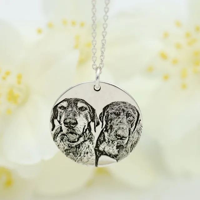 Margeluta.dincristal Portret lantisor cu medalion banut argint 925 personalizat