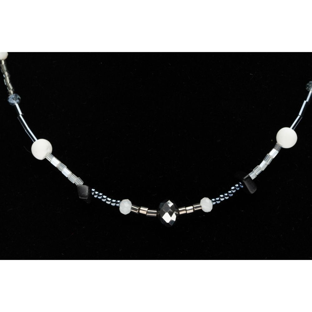 CrisFeather Estelle choker pietre howlite și piatra soarelui
